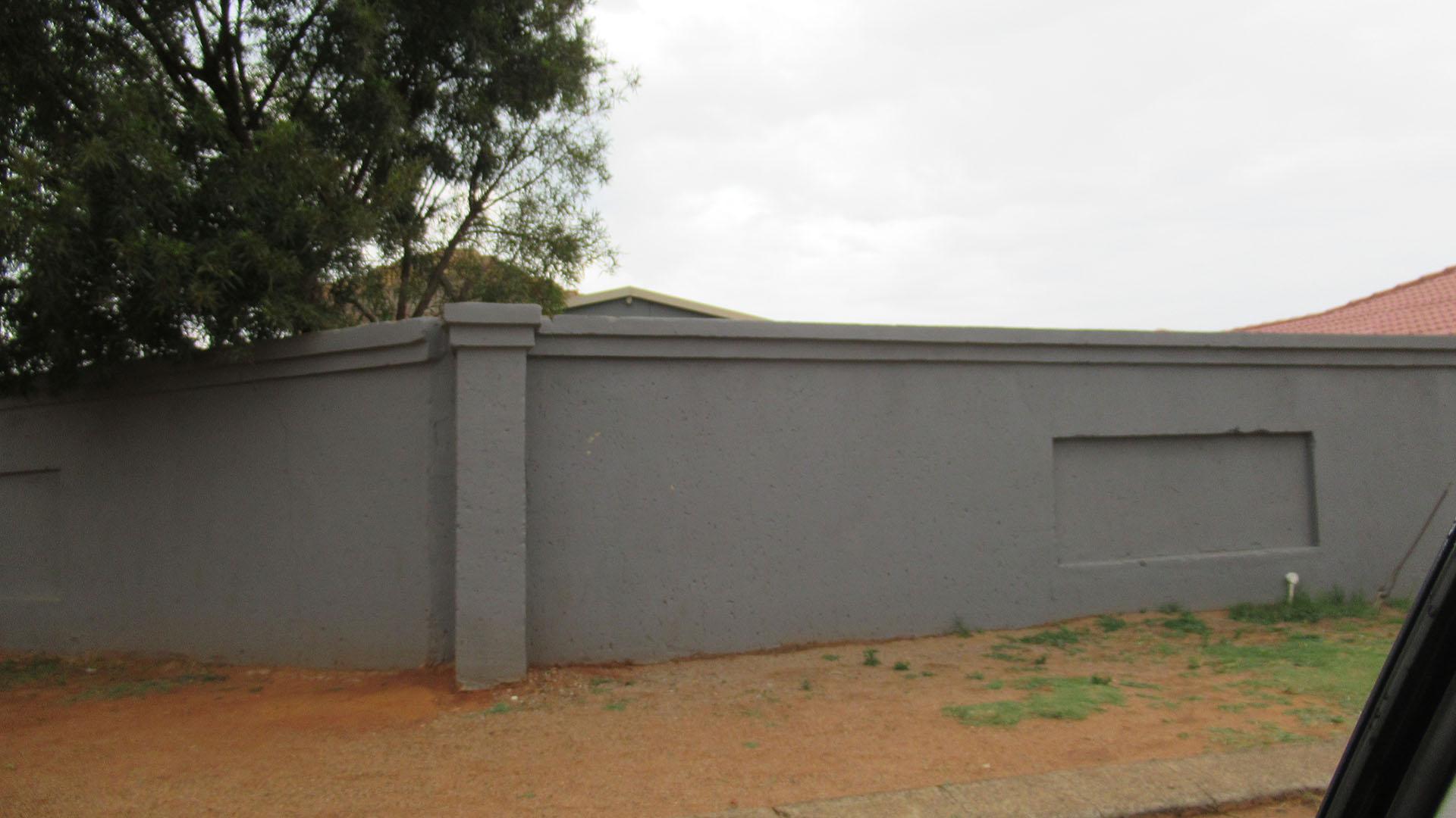 Front View of property in Glen Ridge (Gauteng - West)