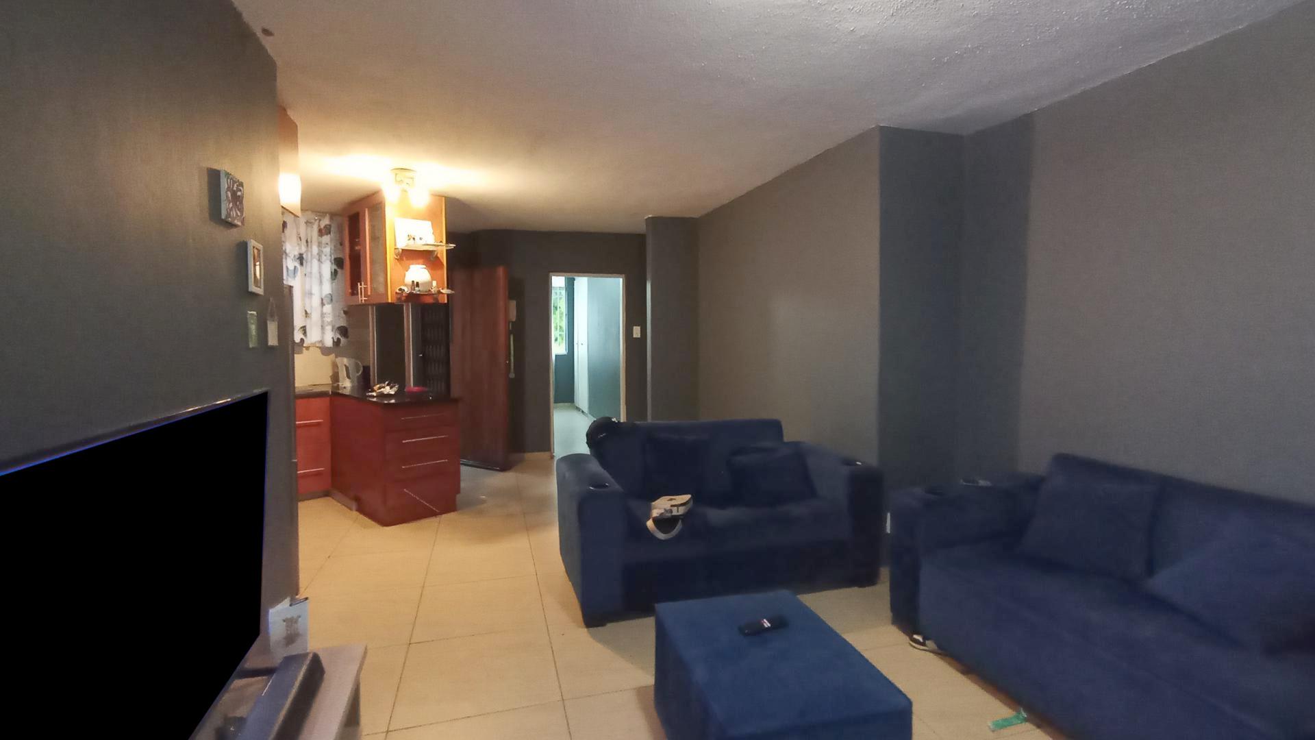 Lounges - 14 square meters of property in Florida