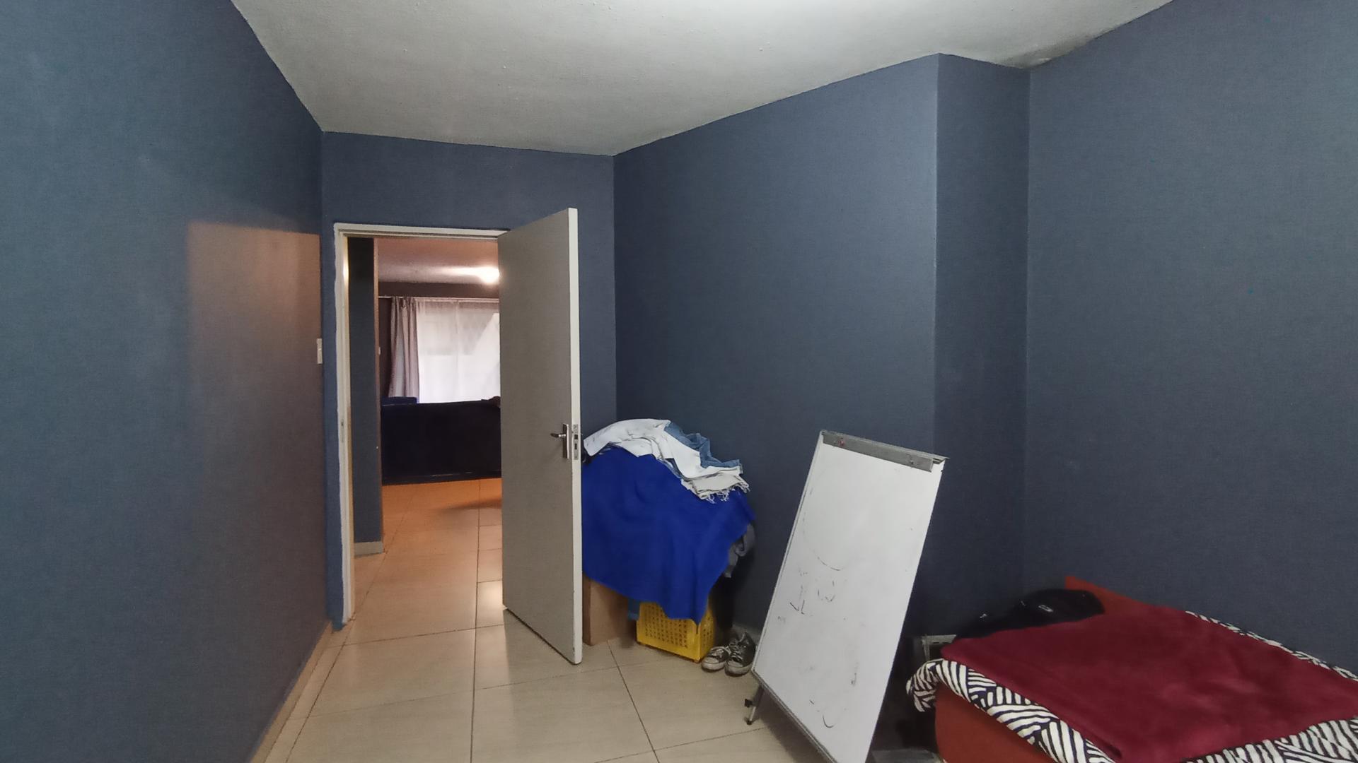 Bed Room 2 - 13 square meters of property in Florida