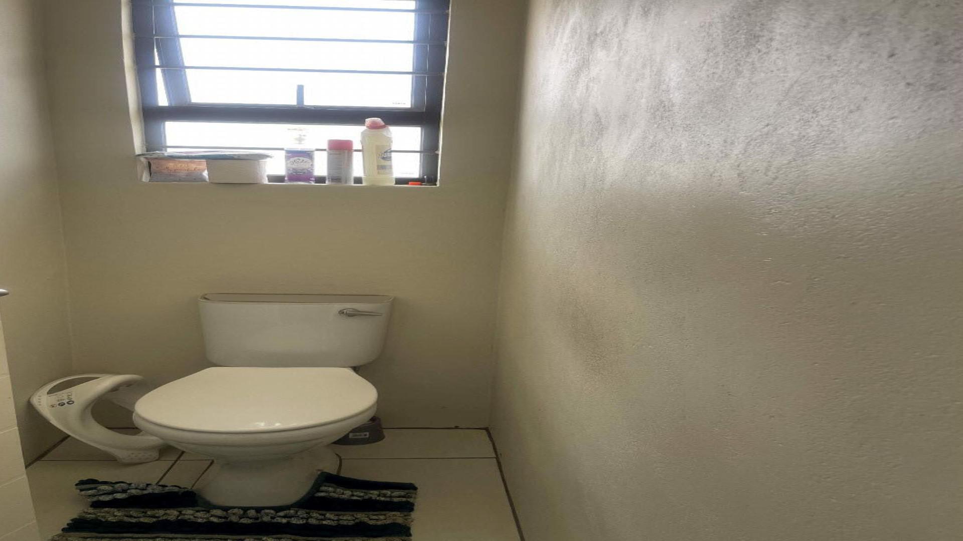 Bathroom 2 of property in Tirong 