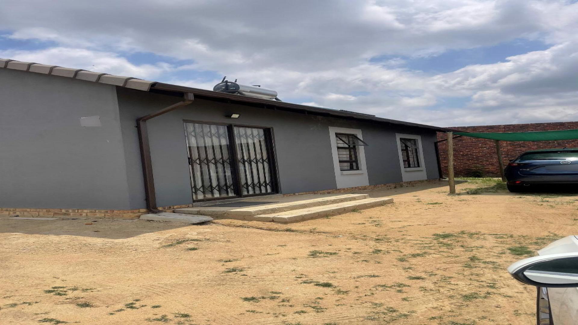 Front View of property in Tirong 