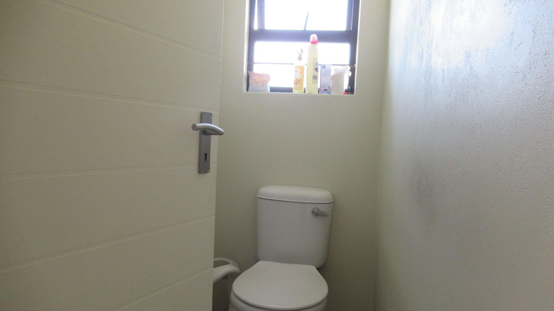 Bathroom 1 - 6 square meters of property in Tirong 