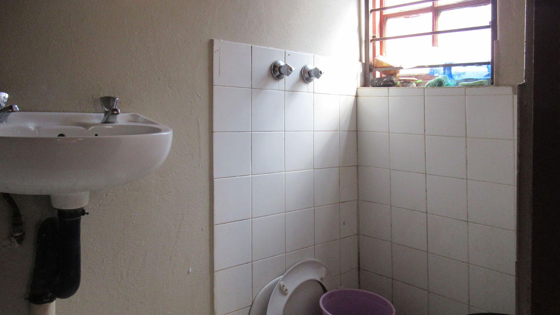Flatlet - 14 square meters of property in Kensington - JHB