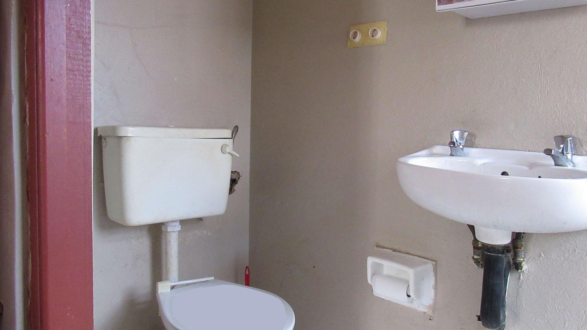 Flatlet - 14 square meters of property in Kensington - JHB