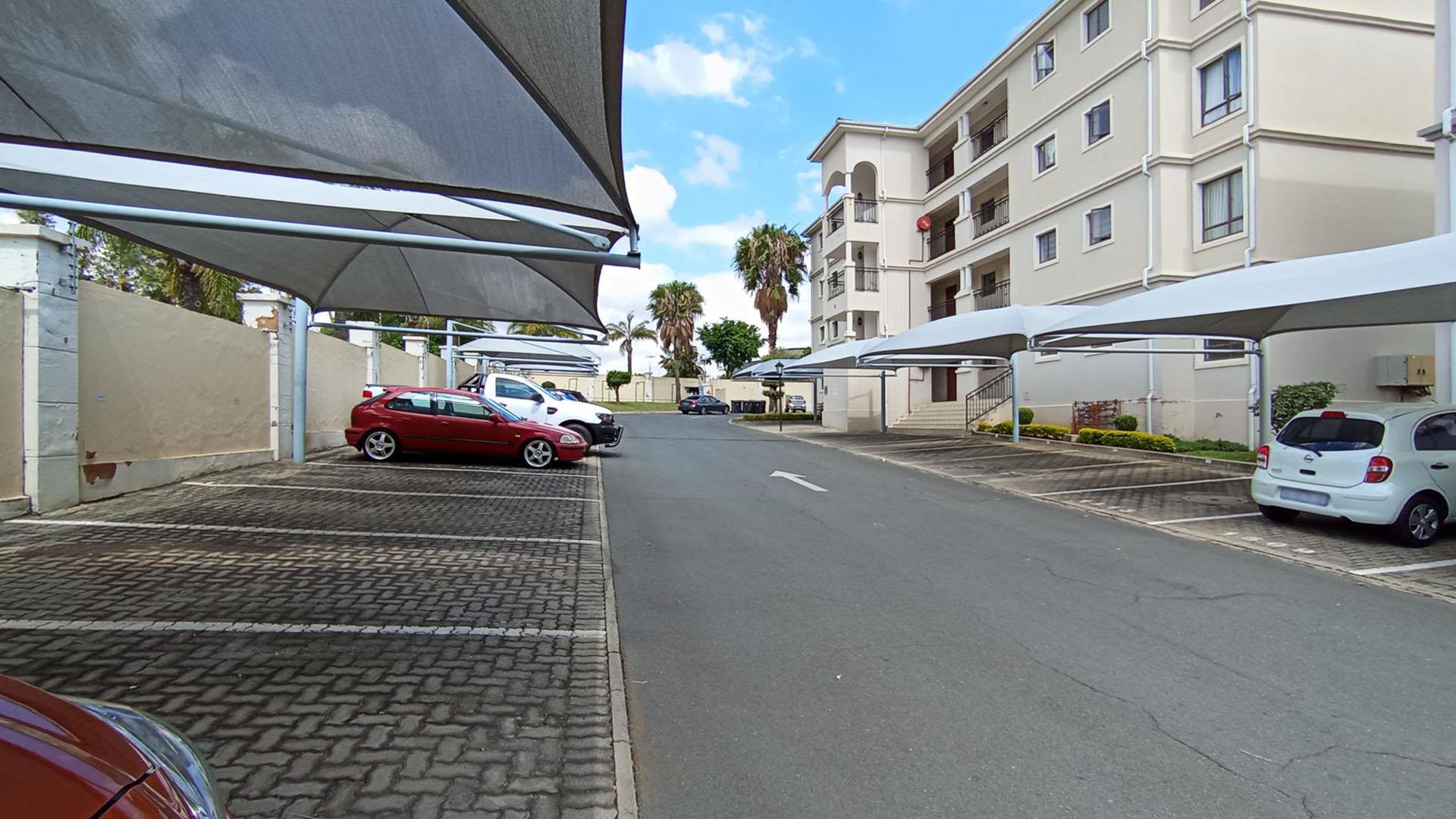 Front View of property in Noordwyk