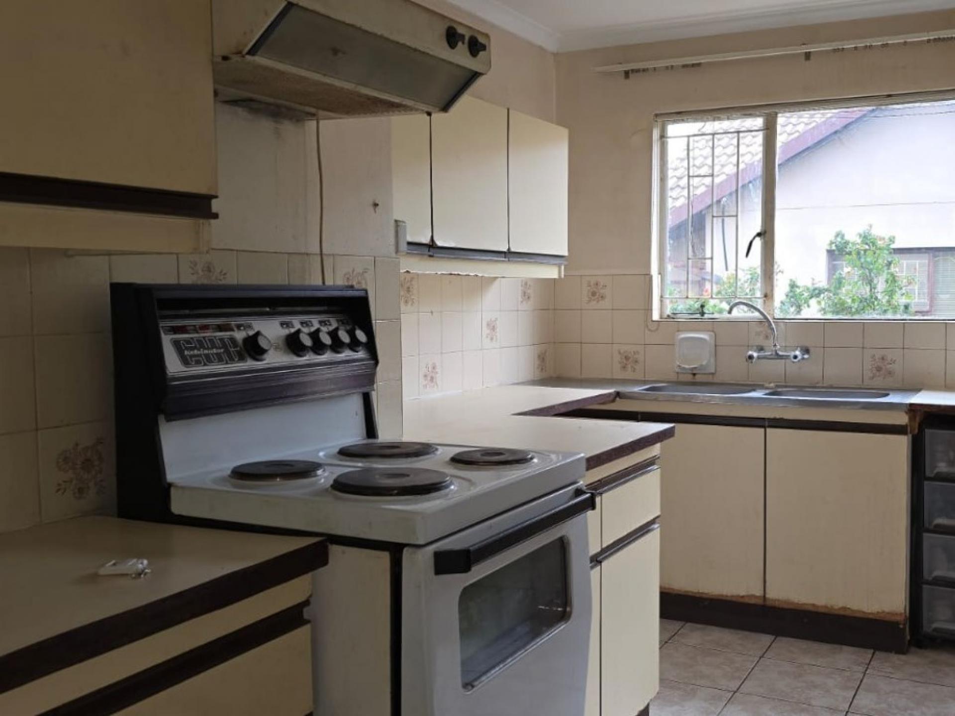  of property in Tulisa Park