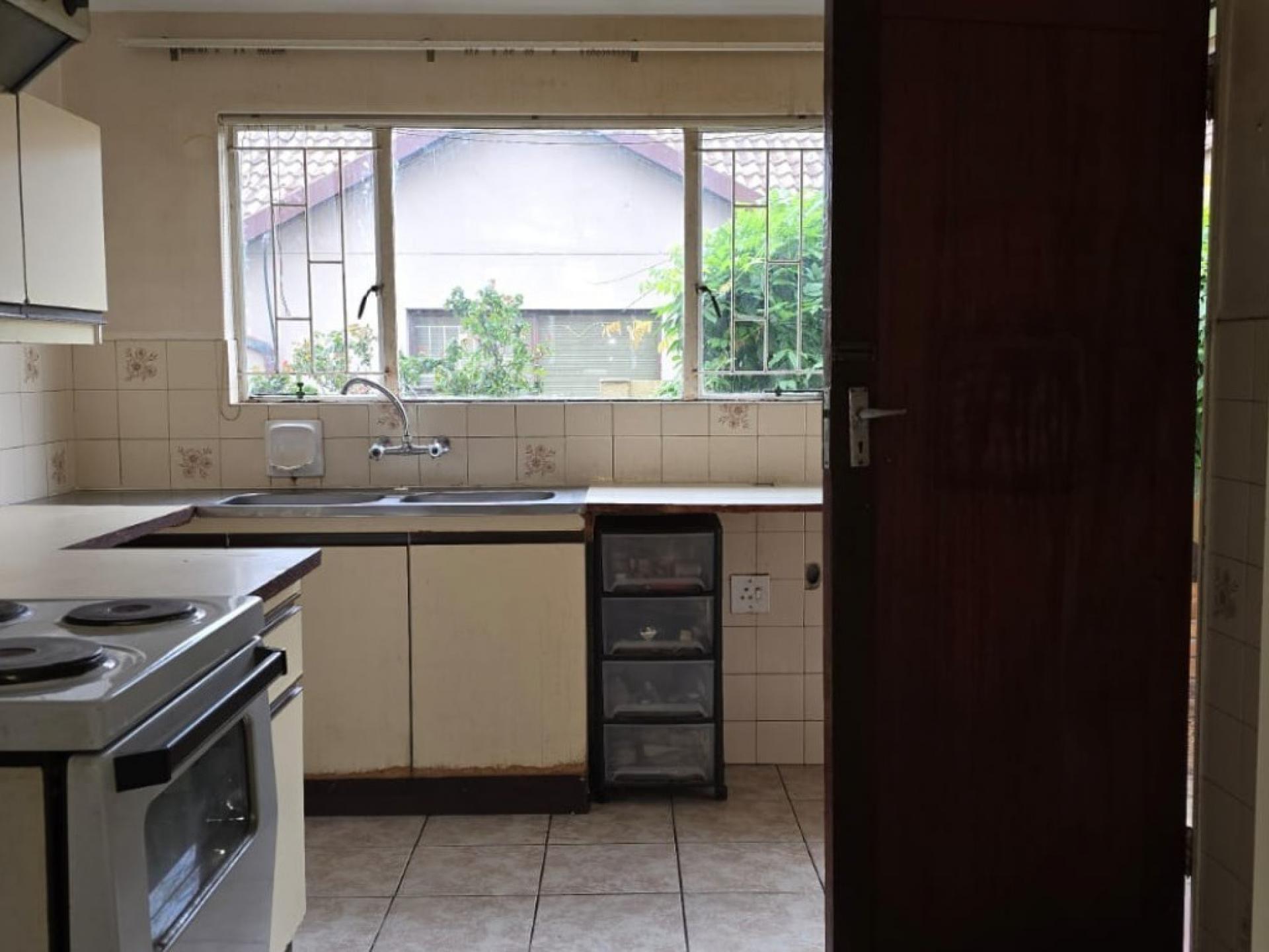  of property in Tulisa Park