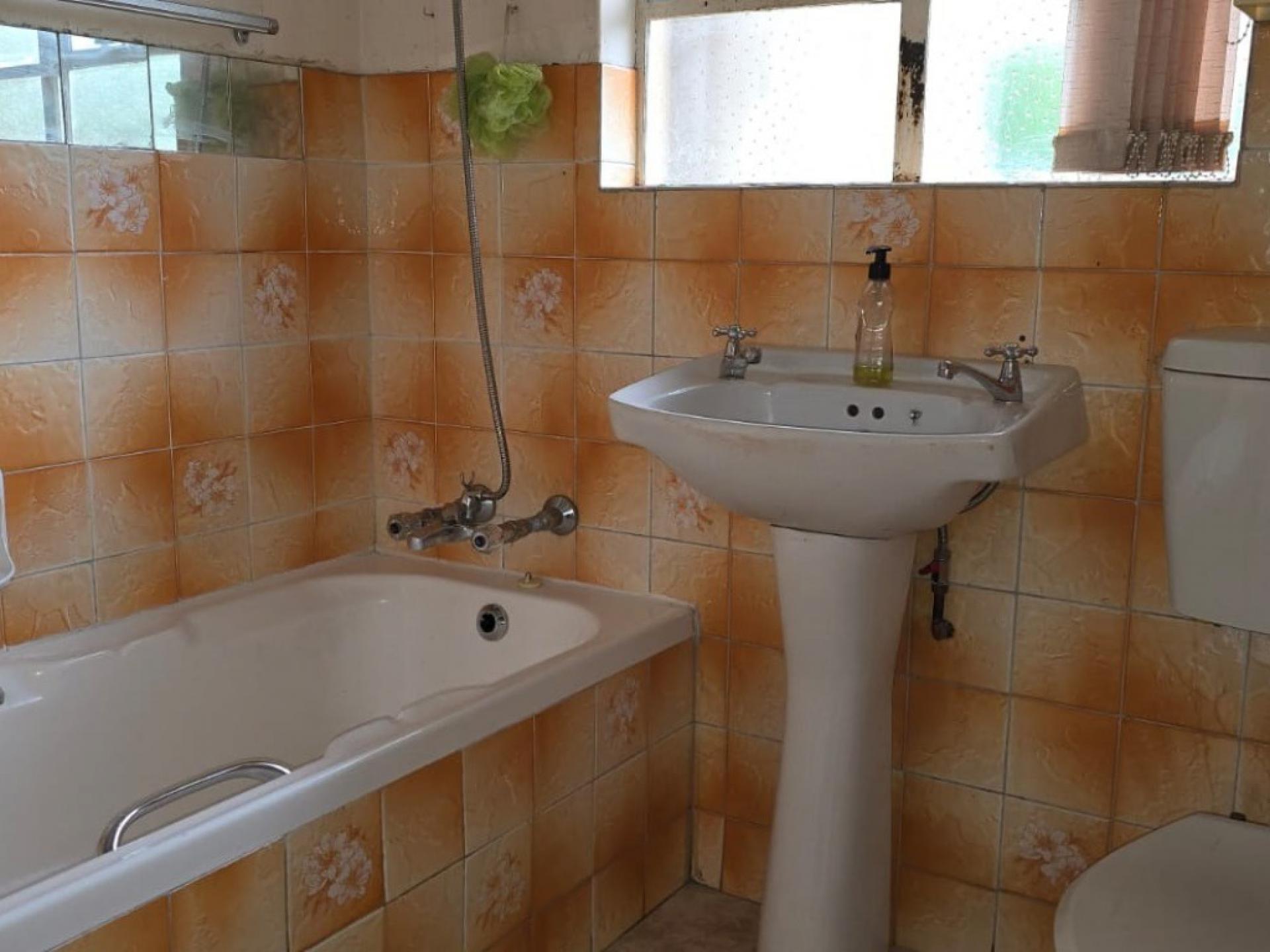  of property in Tulisa Park