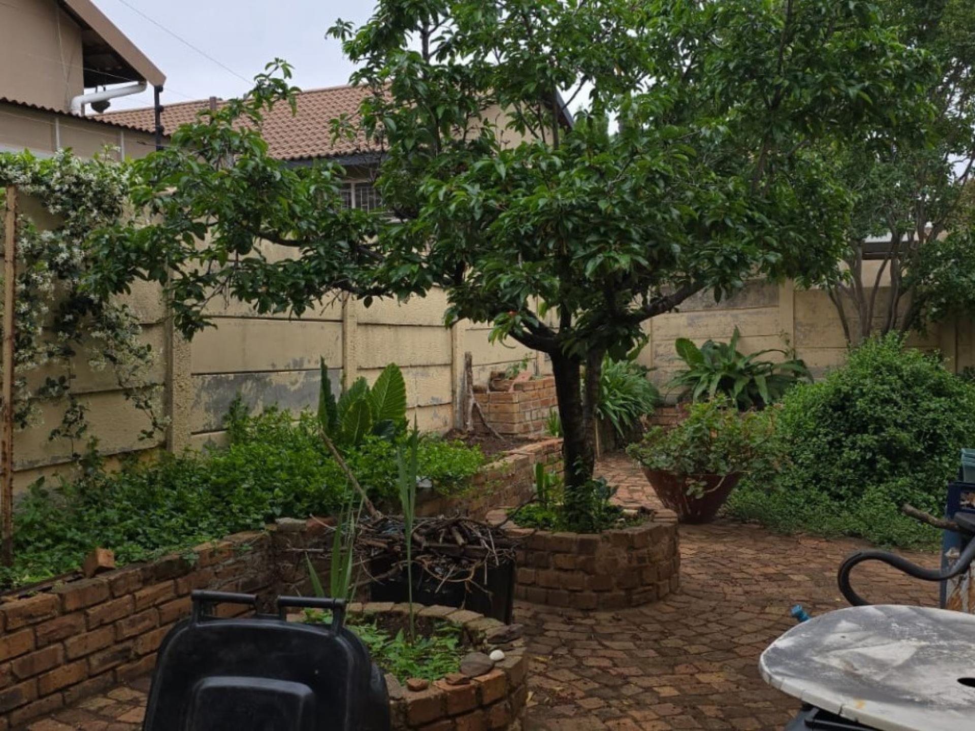  of property in Tulisa Park