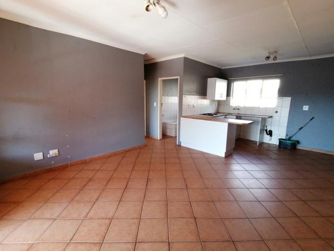 2 Bedroom Apartment to Rent in Rensburg - Property to rent - MR697582