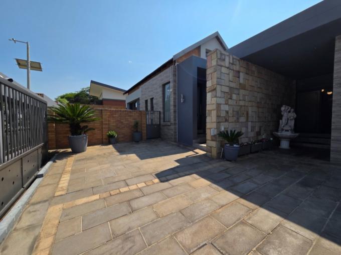 3 Bedroom House for Sale For Sale in Meyersdal - MR697589