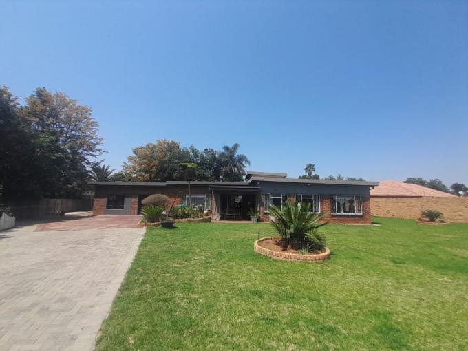 3 Bedroom House for Sale For Sale in Brackenhurst - MR697602