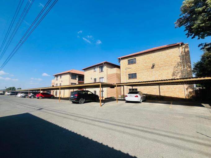 2 Bedroom Simplex for Sale For Sale in Tulisa Park - MR697604