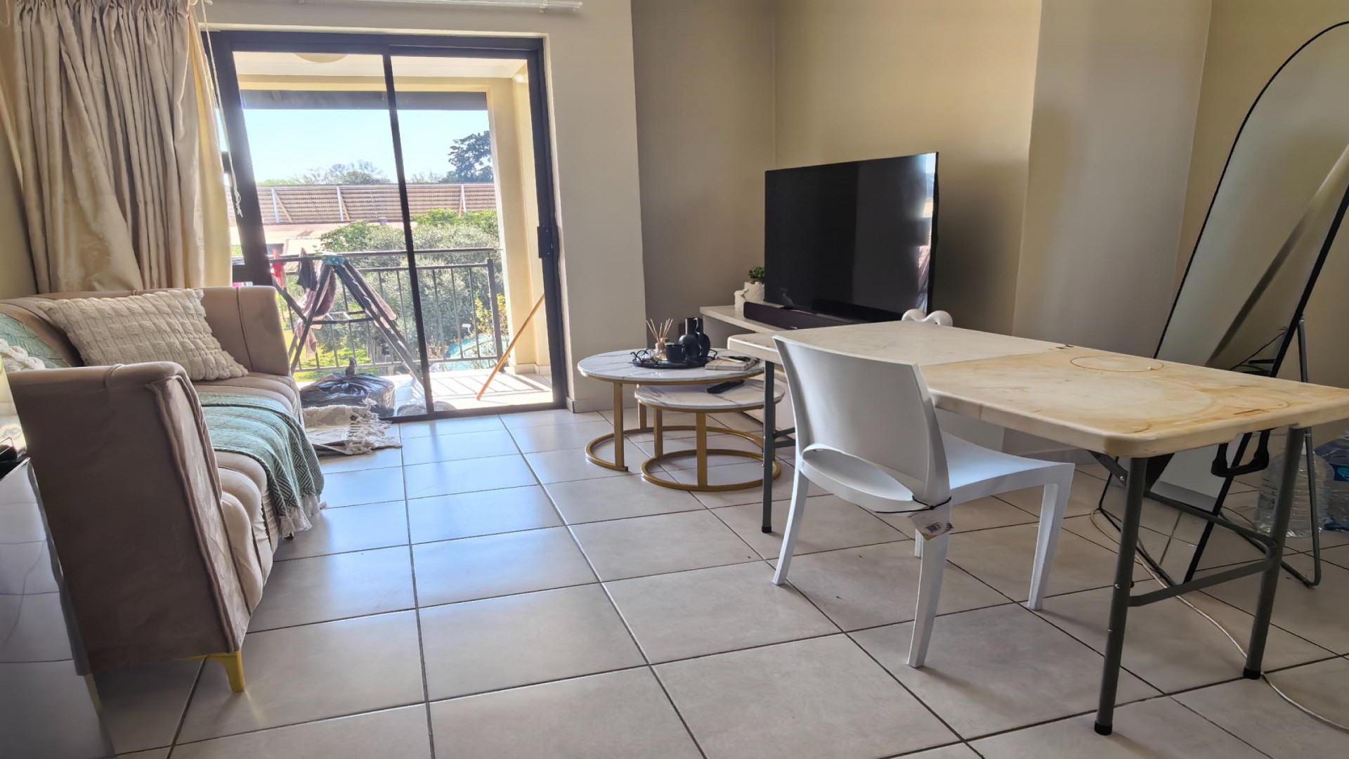 Lounges of property in Norton's Home Estates