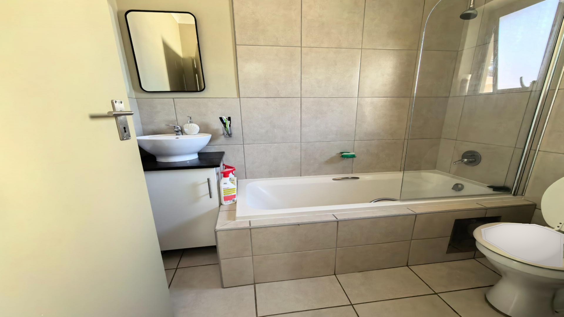 Bathroom 1 of property in Norton's Home Estates