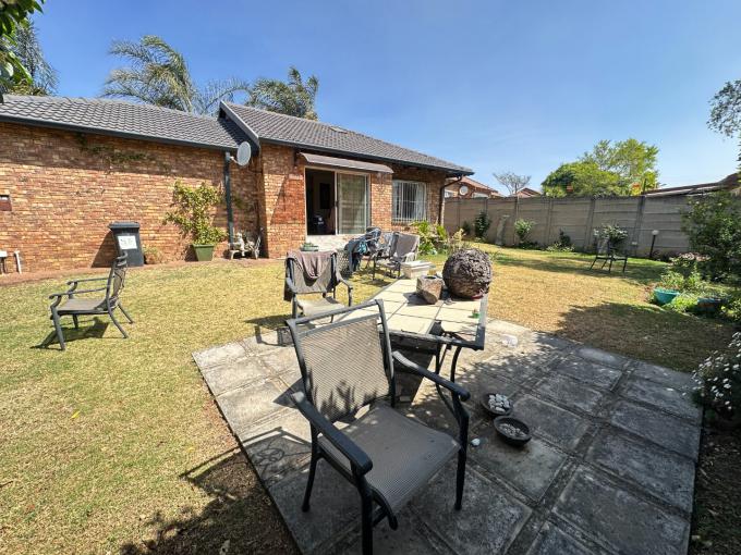 2 Bedroom Simplex to Rent in Radiokop - Property to rent - MR697626
