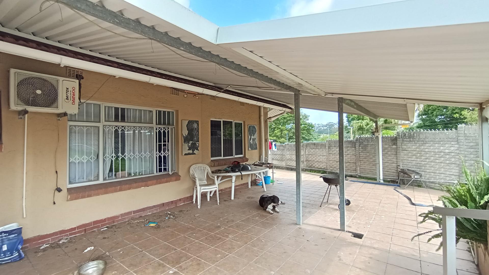 Patio - 84 square meters of property in Yellowwood Park 