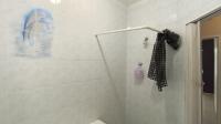 Bathroom 2 - 7 square meters of property in Yellowwood Park 