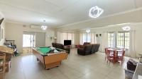 Lounges - 35 square meters of property in Yellowwood Park 