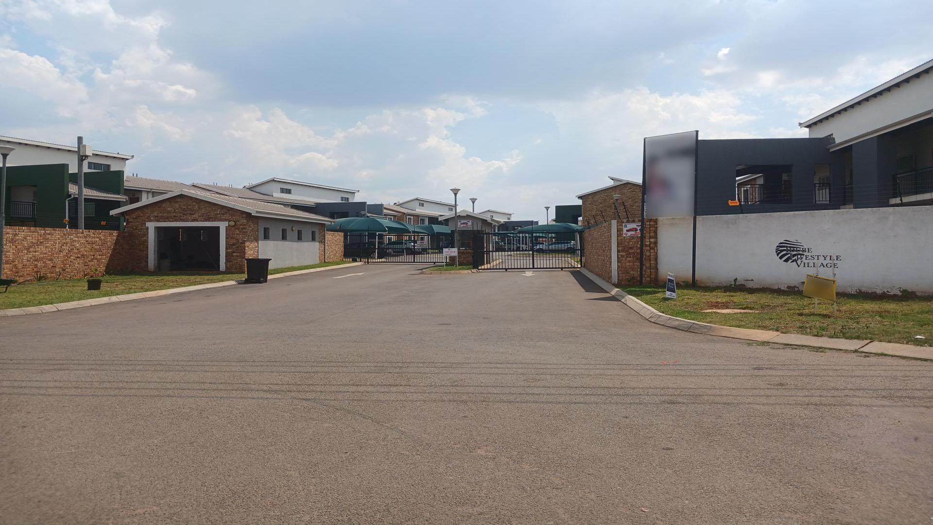 Front View of property in Protea Glen