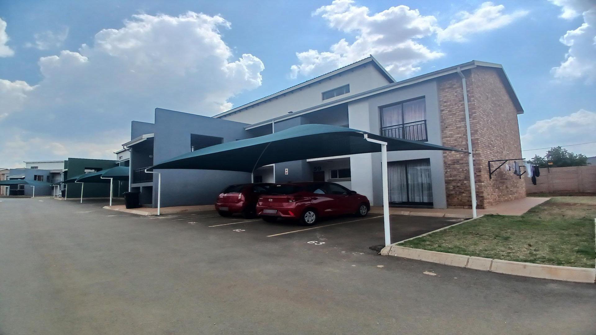 Front View of property in Protea Glen