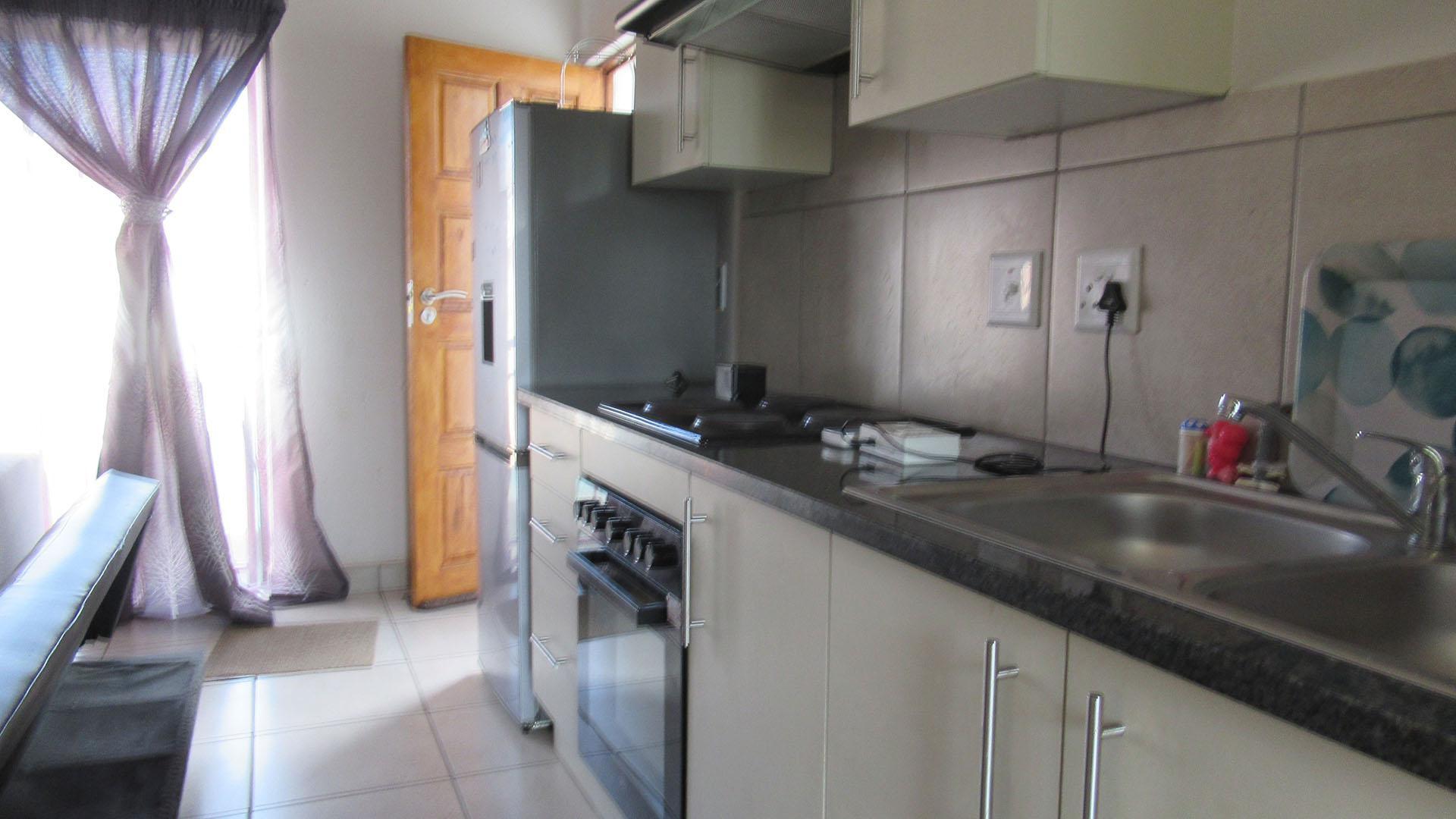 Kitchen - 5 square meters of property in Protea Glen