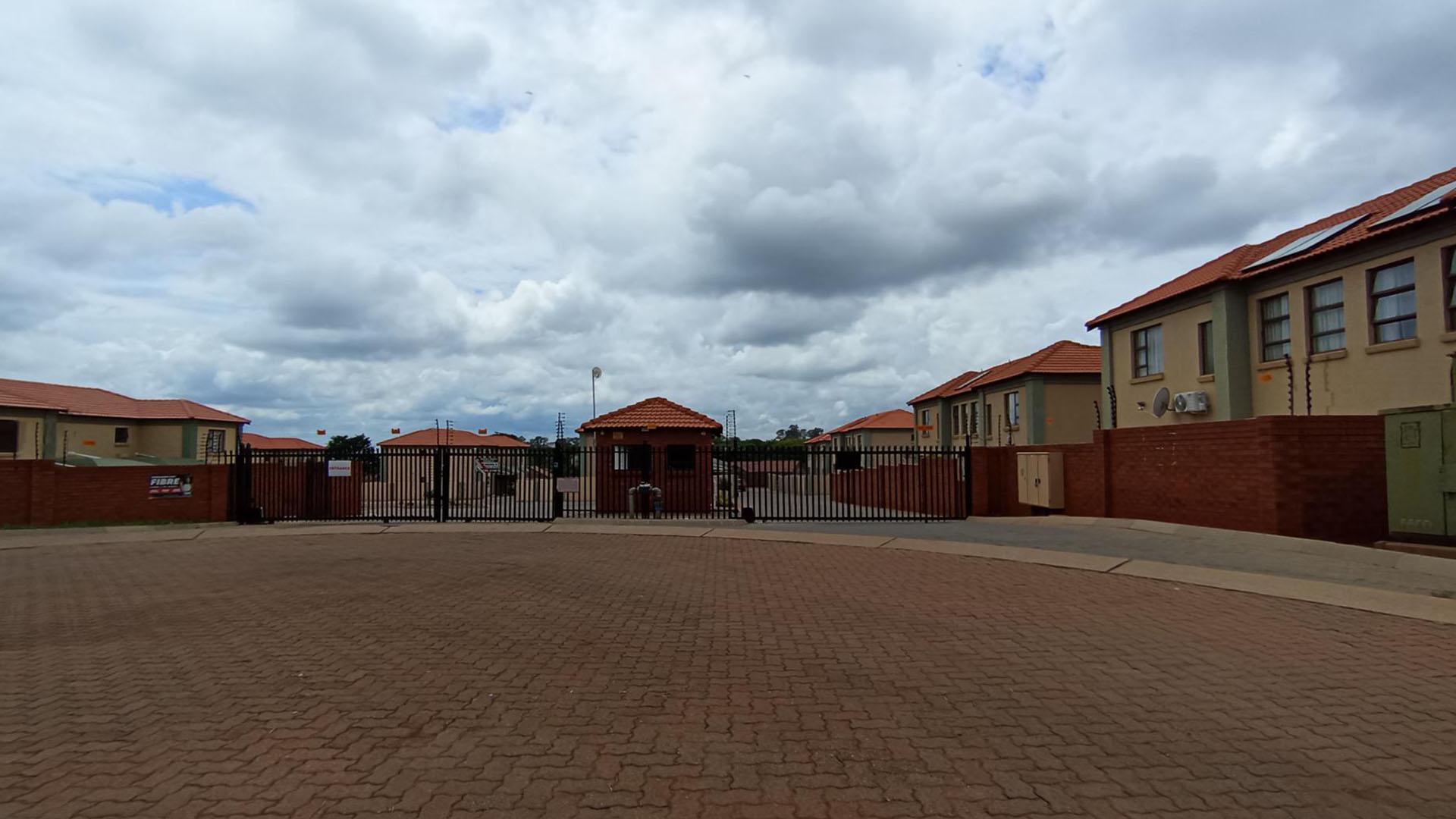 Front View of property in Amandasig