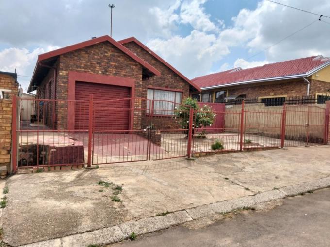 House for Sale For Sale in Ratanda-JHB - MR697711