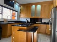  of property in Glenvista