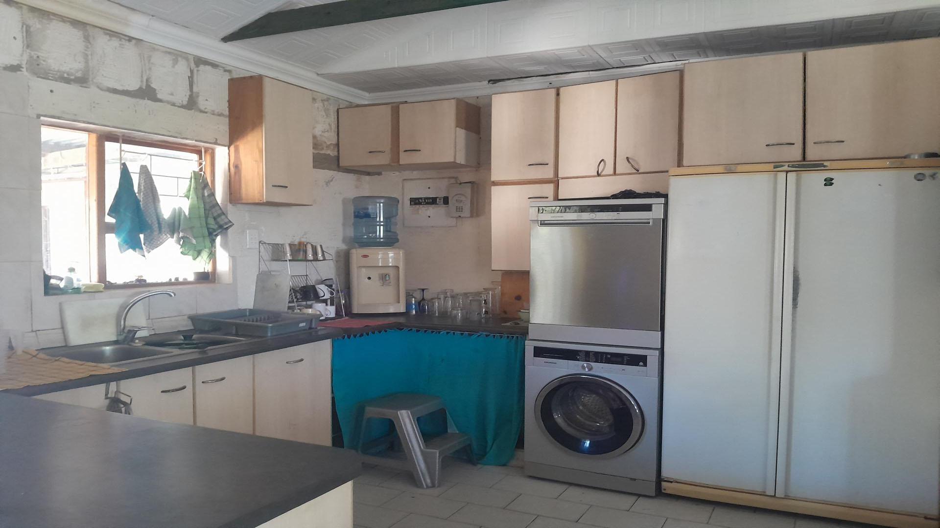 Kitchen of property in Valleisig