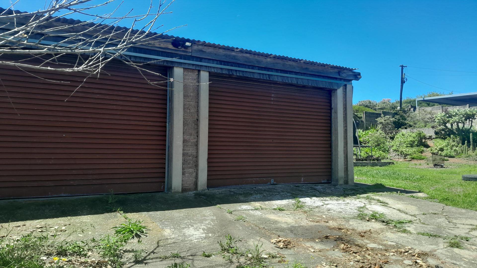 Garage of property in Valleisig