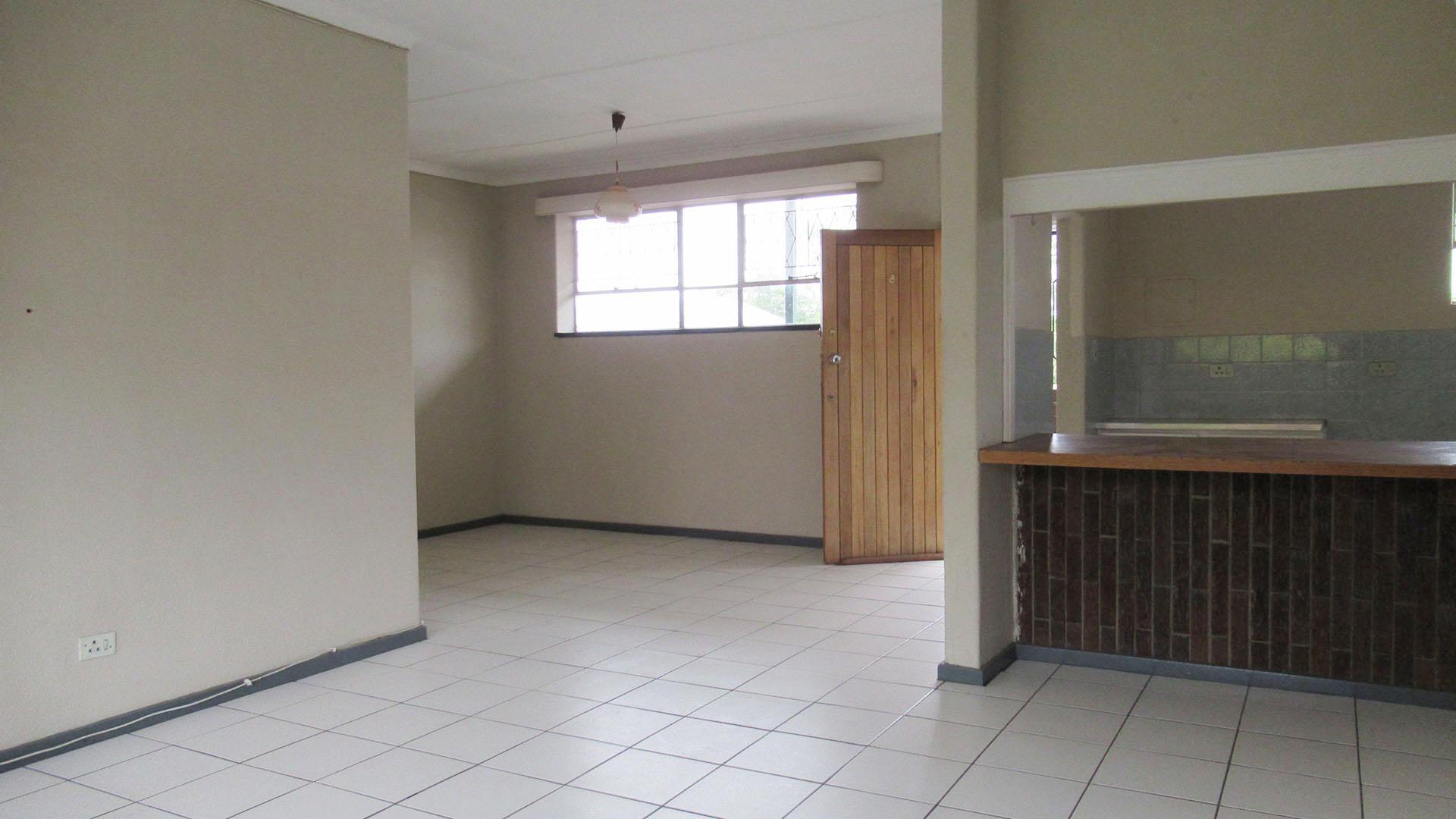 Lounges - 47 square meters of property in Lyndhurst