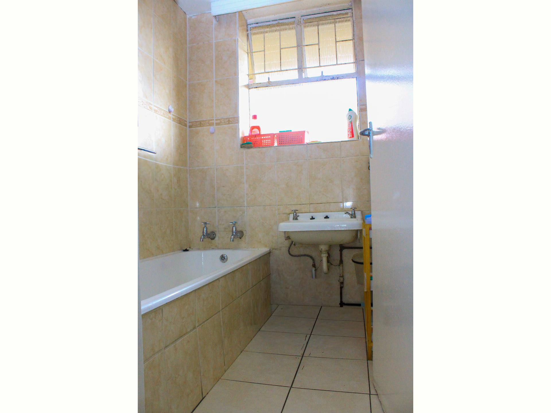  of property in Sunnyside