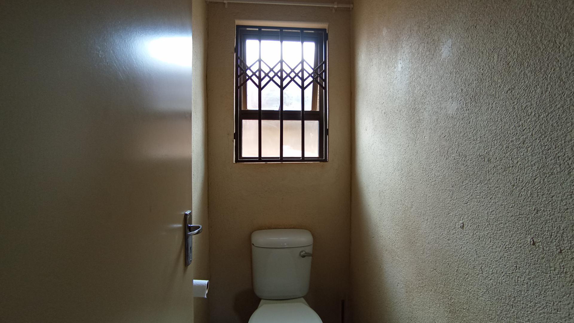 Bathroom 1 - 5 square meters of property in Soshanguve East