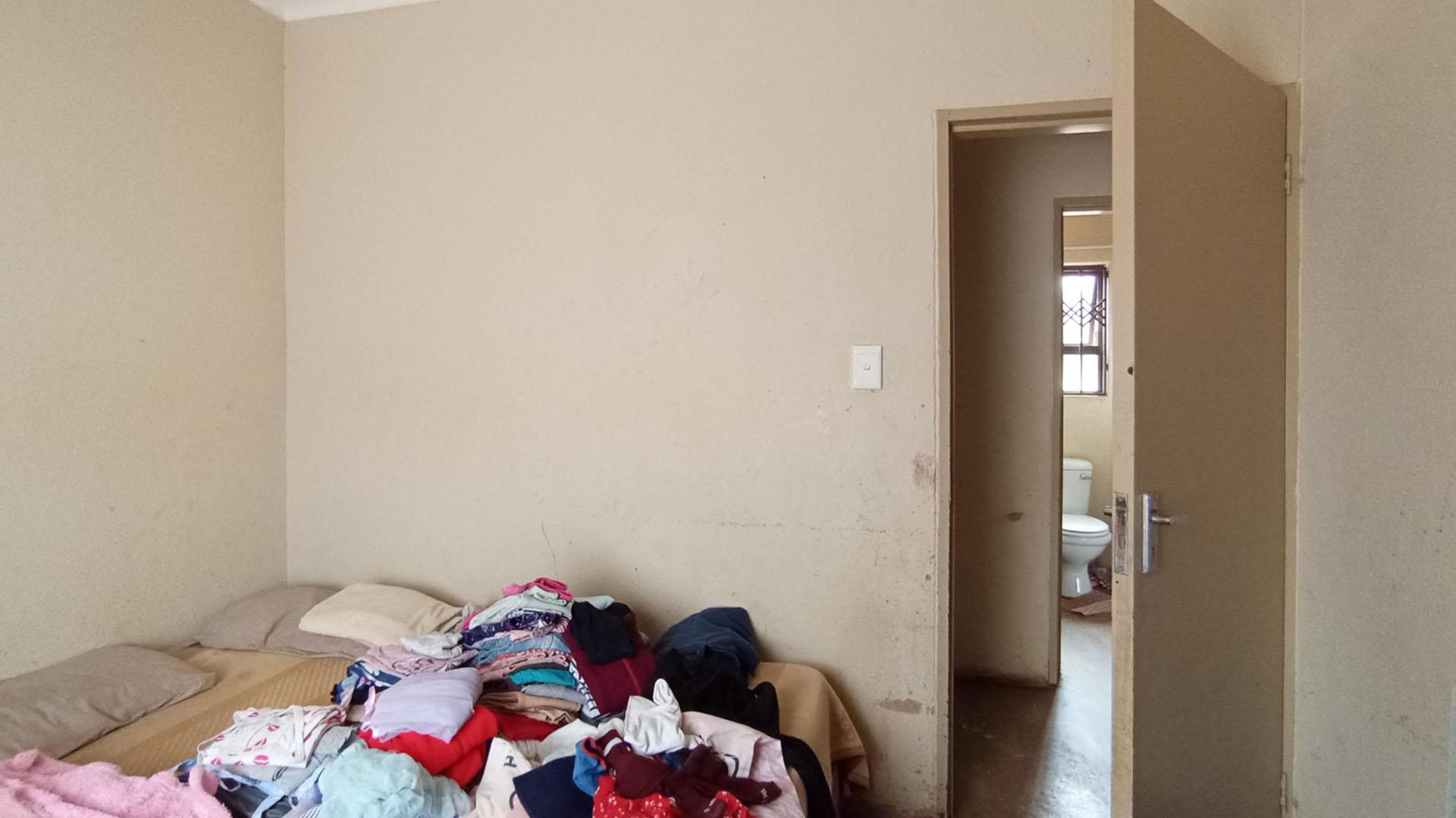 Bed Room 2 - 9 square meters of property in Soshanguve East