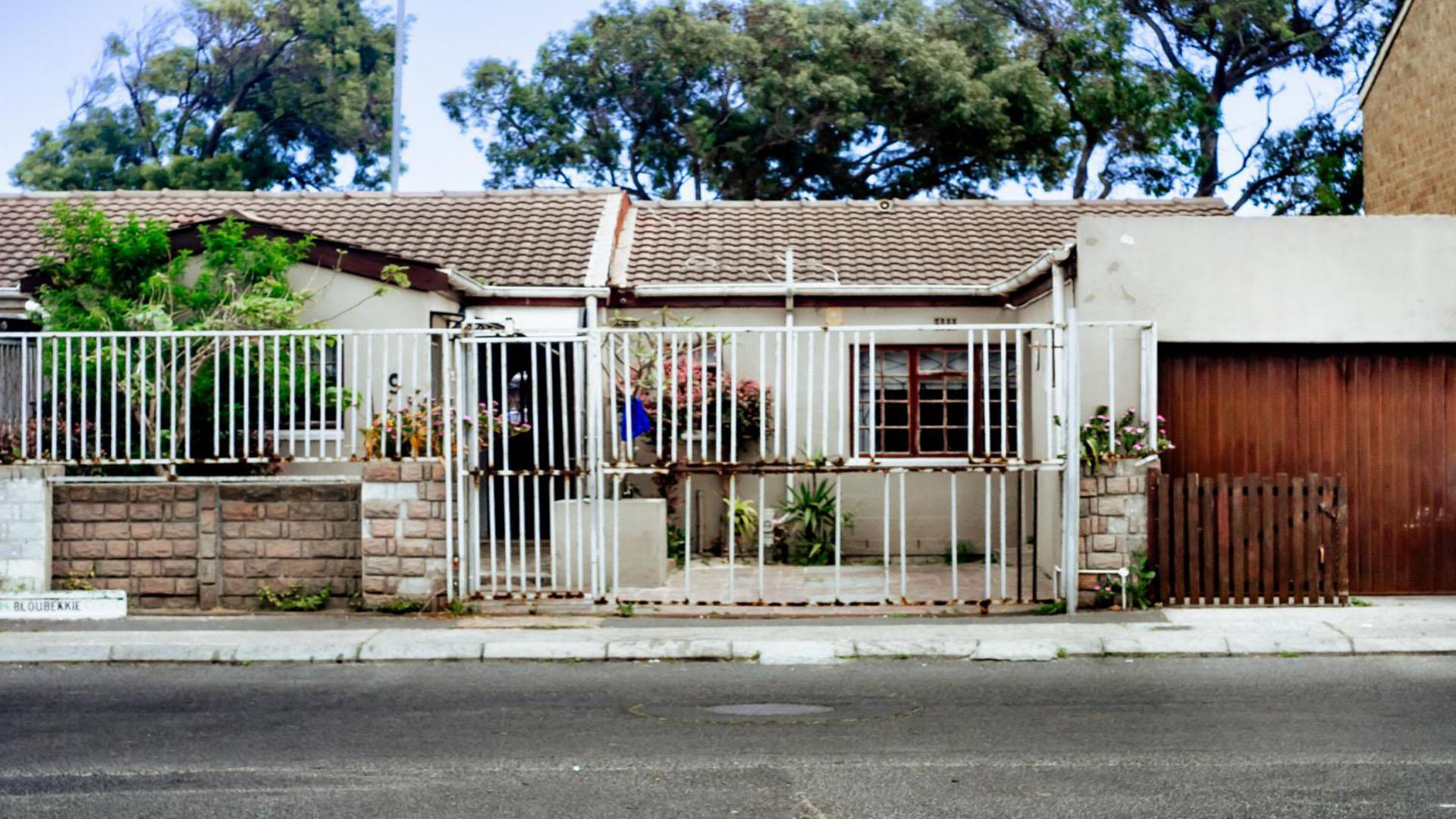 Front View of property in Lentegeur