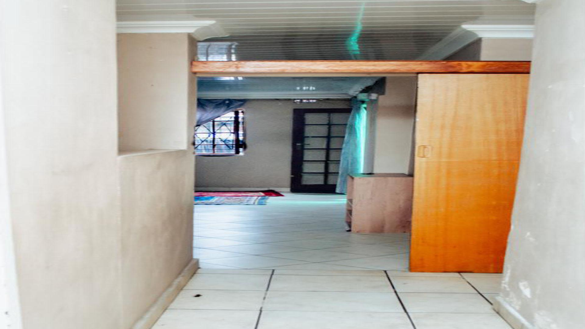 Spaces of property in Lentegeur