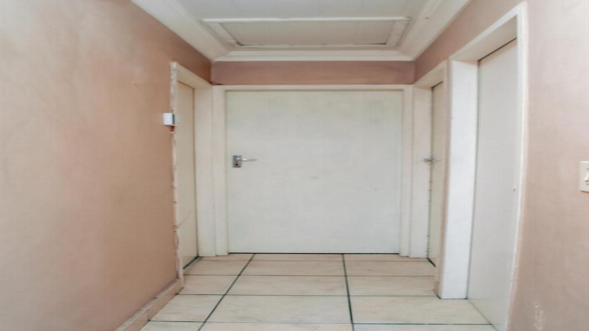 Spaces of property in Lentegeur