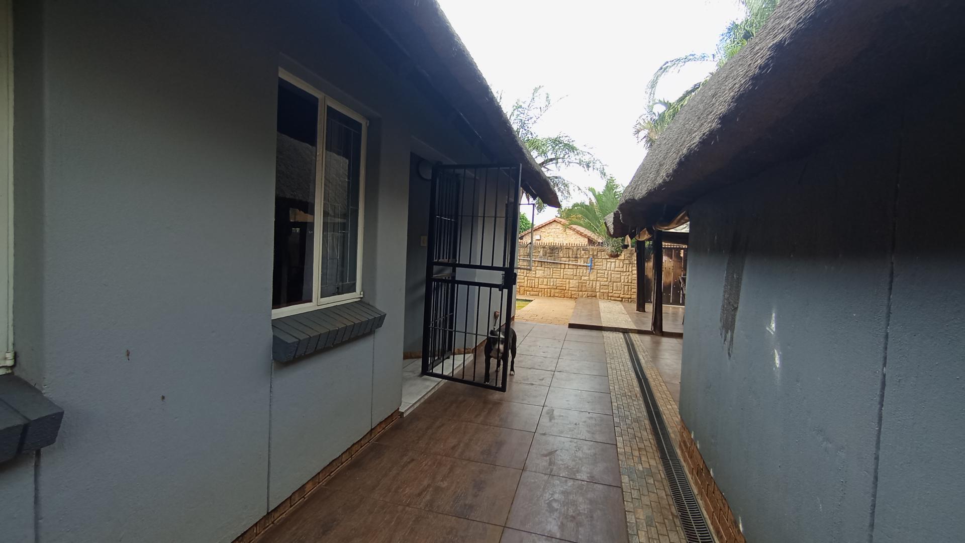 Front View of property in Doornpoort