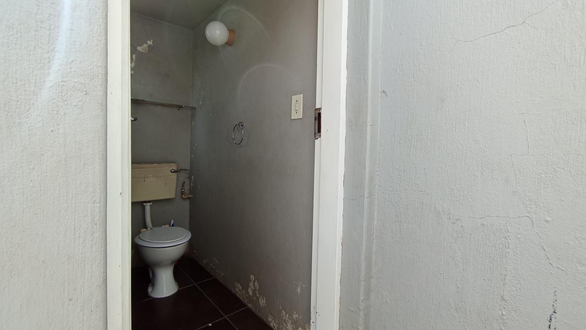 Staff Bathroom of property in Doornpoort