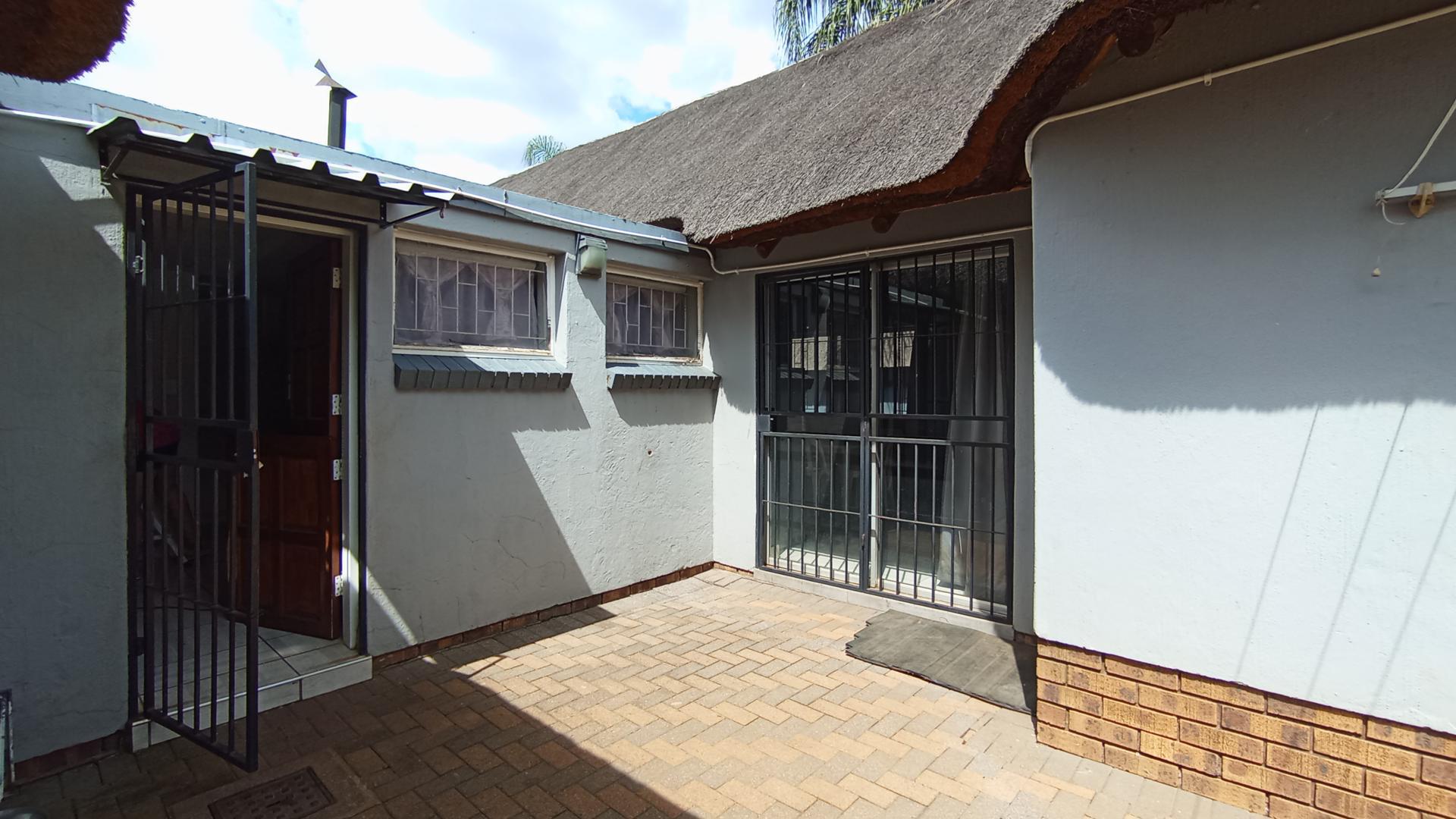 Backyard of property in Doornpoort