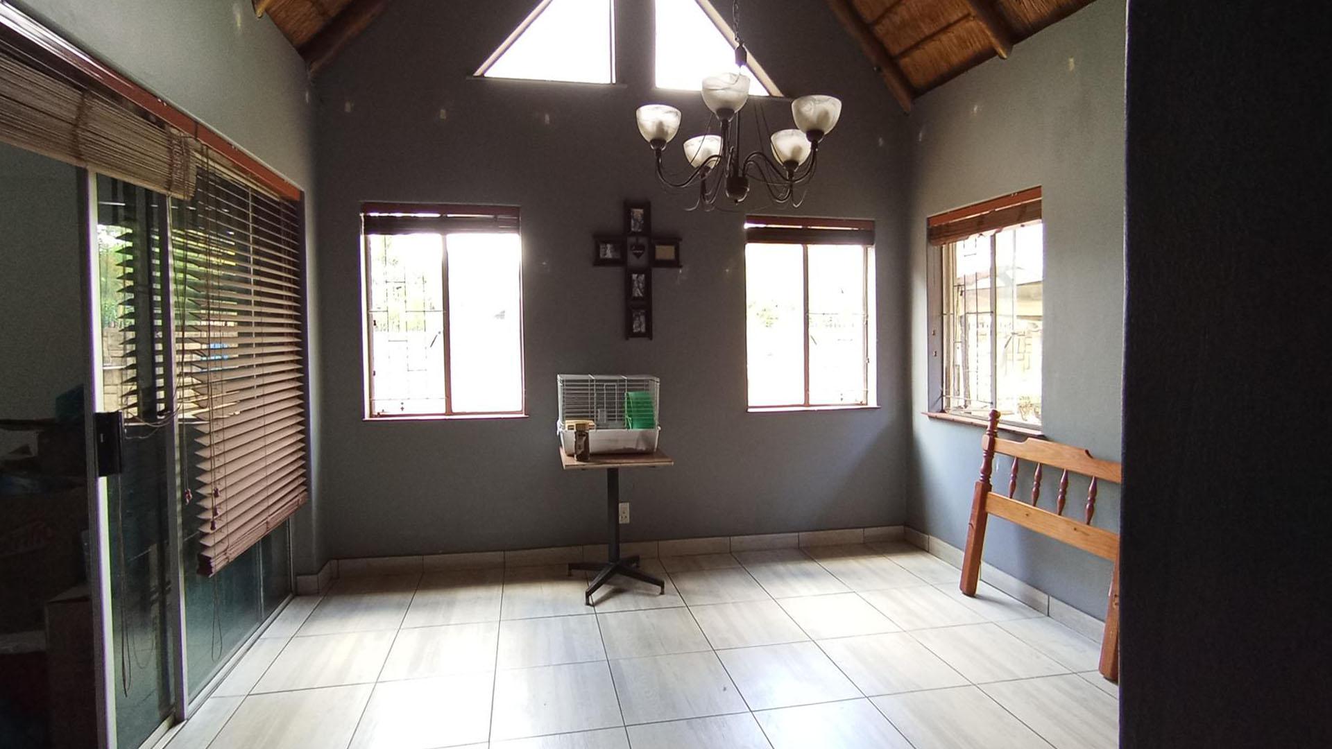 Dining Room - 15 square meters of property in Doornpoort