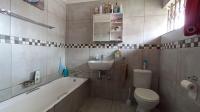 Main Bathroom - 5 square meters of property in Doornpoort