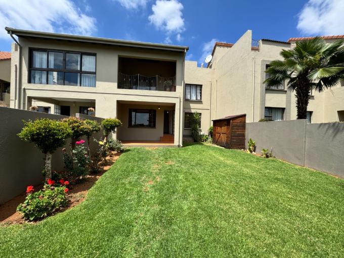 2 Bedroom Apartment for Sale For Sale in Bedfordview - MR697796