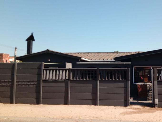 3 Bedroom House for Sale For Sale in Uitsig - MR697808