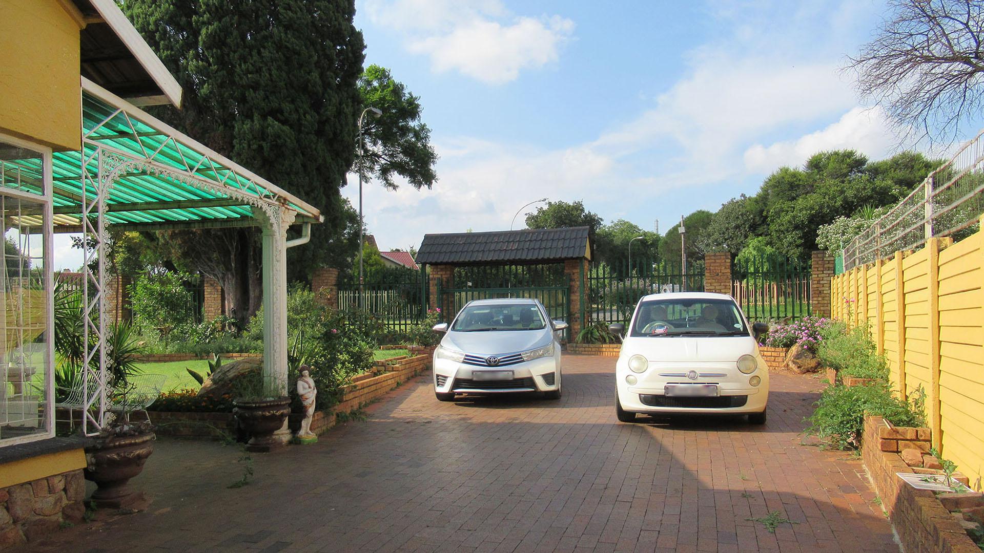 Front View of property in Elspark