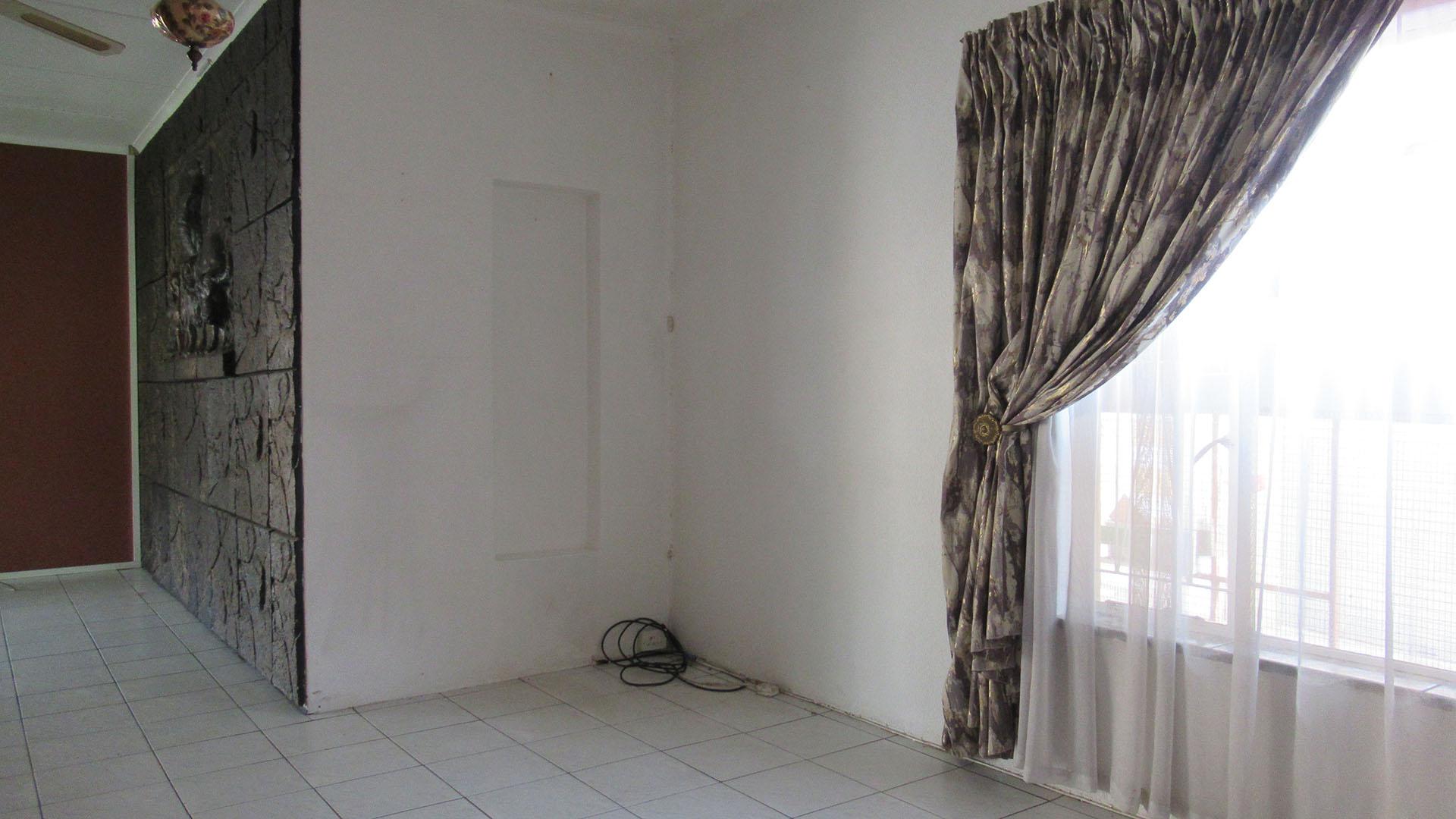 Dining Room of property in Elspark