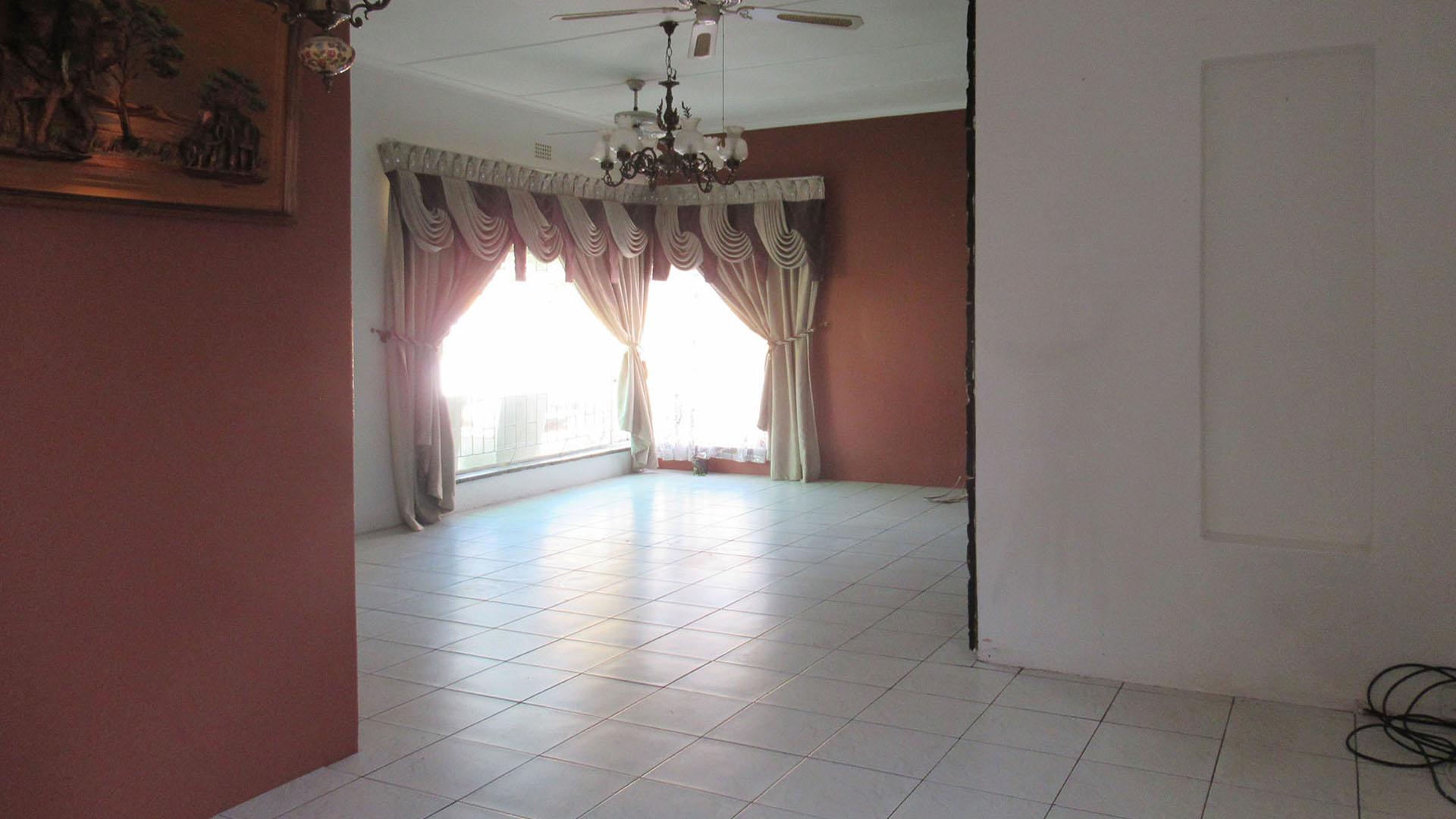 Dining Room of property in Elspark