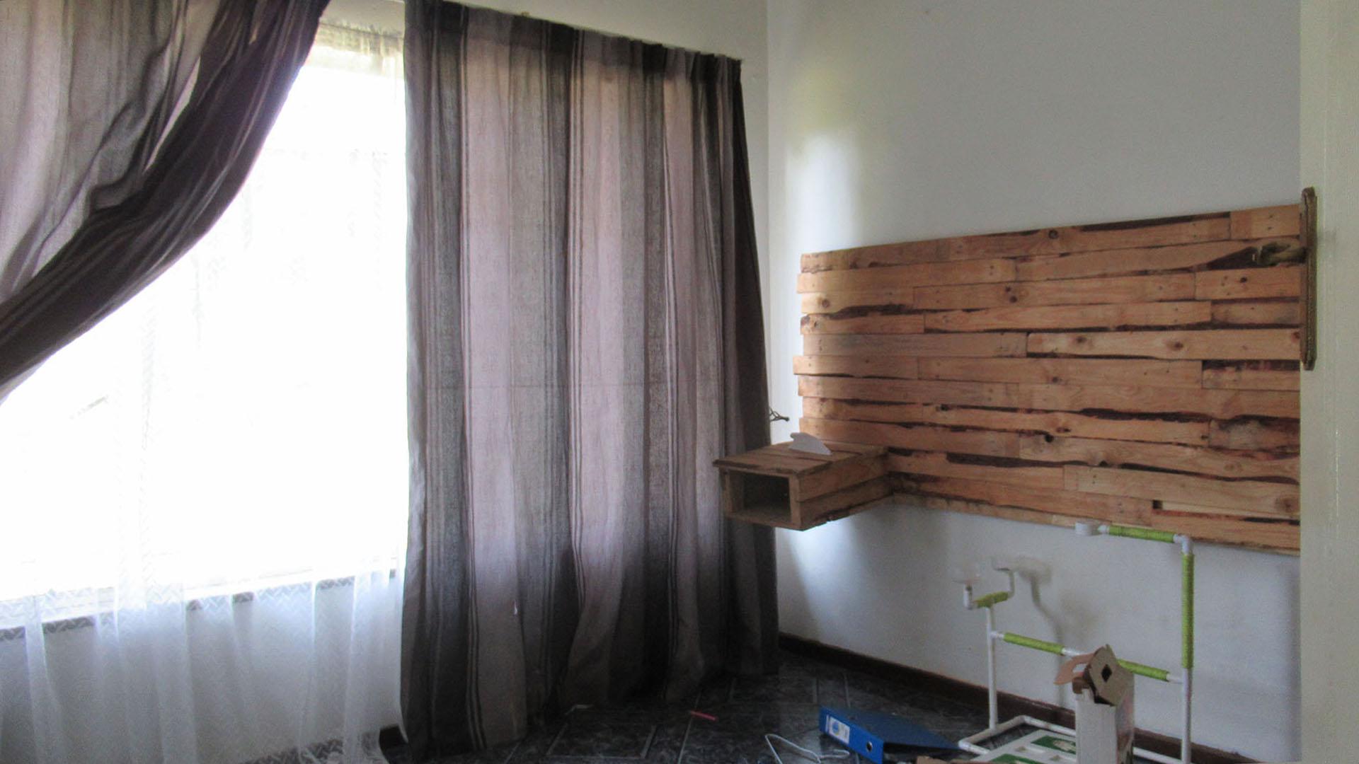 Bed Room 1 - 9 square meters of property in Elspark