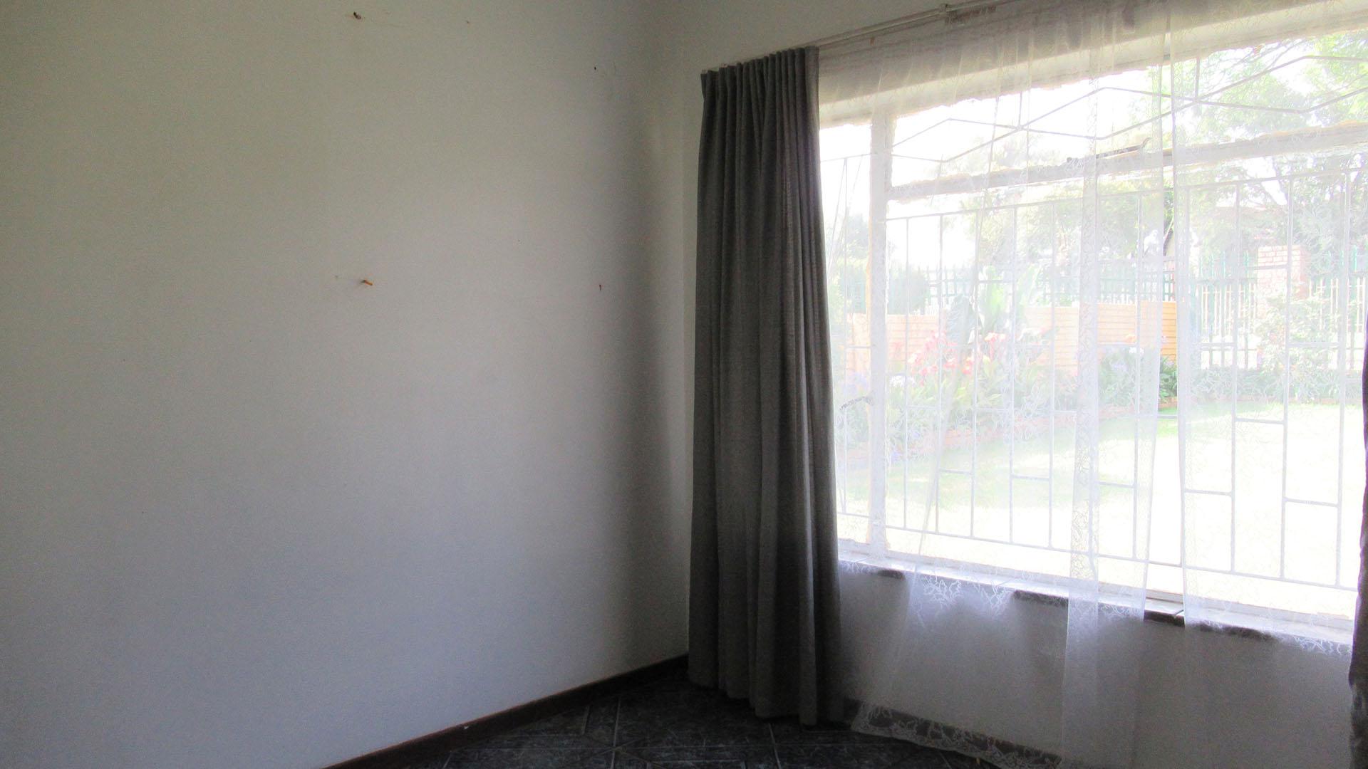 Bed Room 2 - 10 square meters of property in Elspark